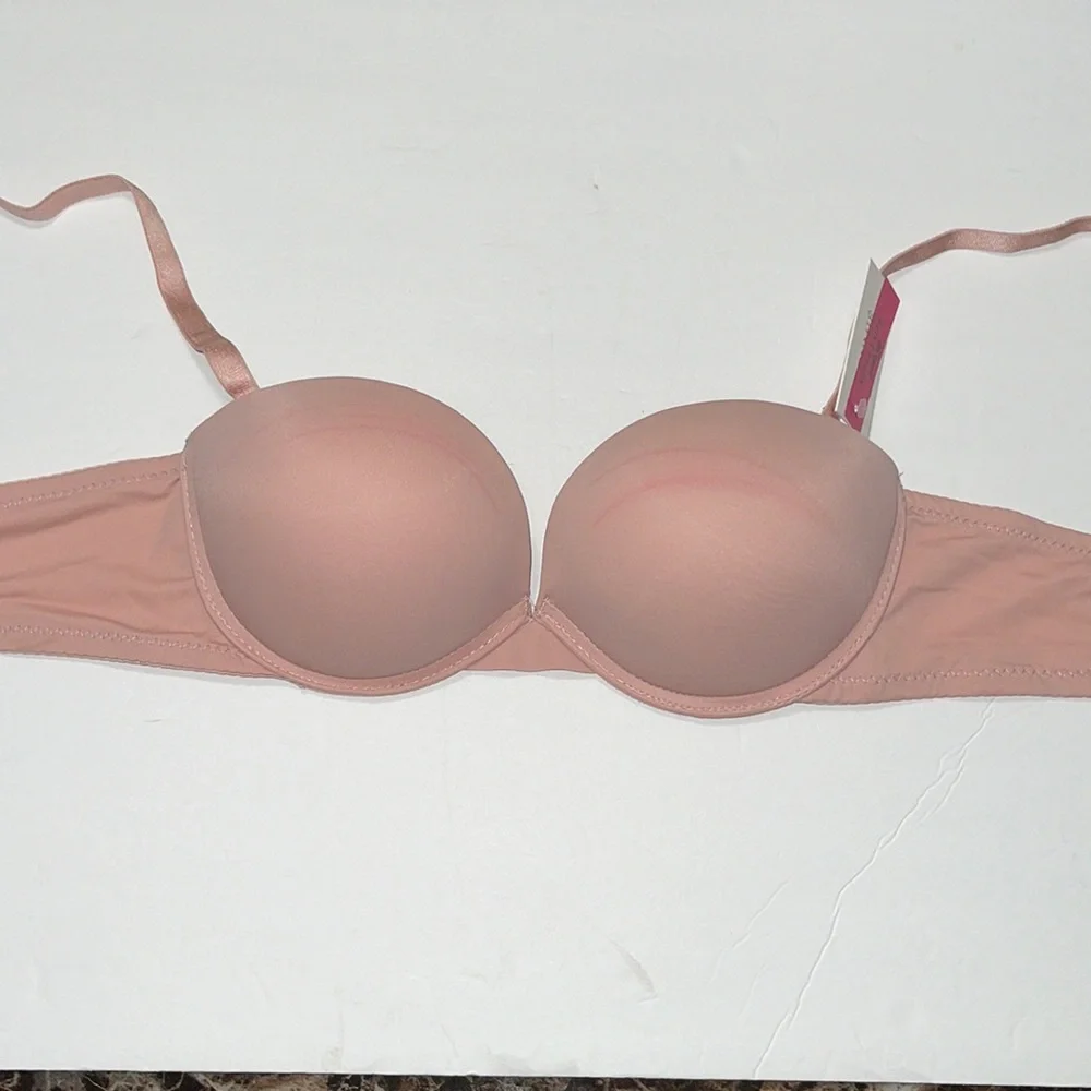 Super Push Up Multi-way Strapless Bra 3 Hooks. Ilys Lumie Brand & Silicon Band.